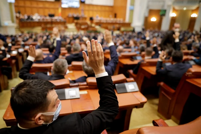 Camera Deputaților a avut ultimul cuvânt: lefuri mai mari pentru aleșii locali FOTO Inquam Photos