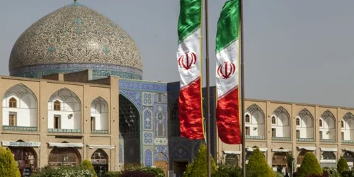 steag drapel iranian iran moscheea Sheyk Lotf Allah foto shutterstock