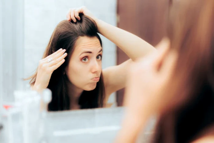 Uleiul de rozmarin poate fi perfect împotriva părului alb / foto: IStock