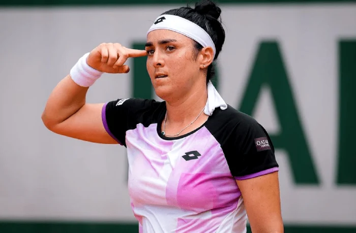 Simona Halep s-a confruntat şi ea cu acelaşi tip de situaţie. Constănţeanca a simţit diferenţa de abordare a marilor companii în privinţa sportivilor care provin din ţări mici.