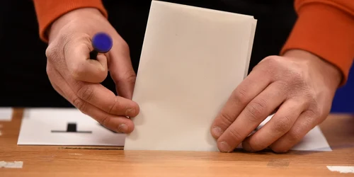 vot generic mana buletin in urna alegeri prezidentiale 2020 (3) JPG