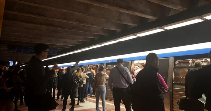 Stație de metrou din București