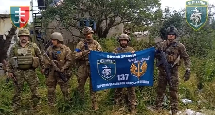 Soldați ucraineni în Makarivka - captură video