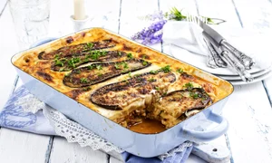 Musaca greceasca  Sursa foto shutterstock 271634957 jpg
