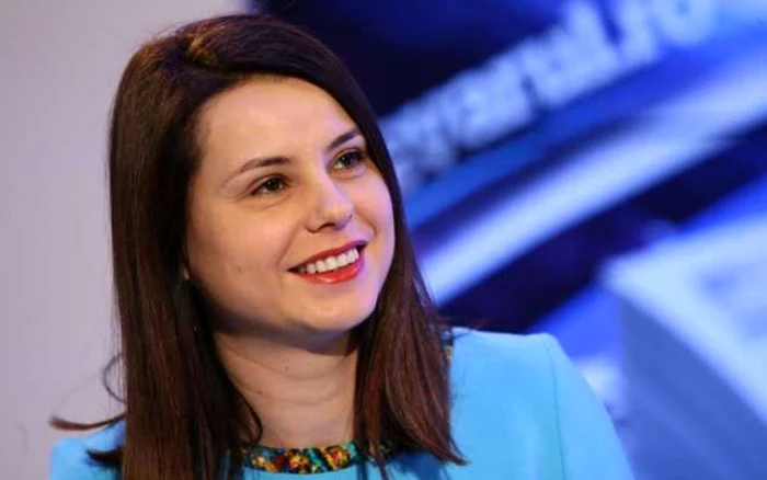 Gianina Cărbunariu este regizoare, dramaturgă şi directoarea Teatrului Tineretului din Piatra Neamţ            FOTO: Dorin Constanda