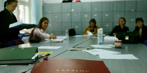 catalog cancelarie profesori foto mediafax