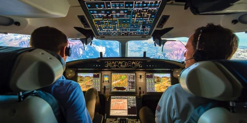 scoala-piloti-avion-pregatire-curs