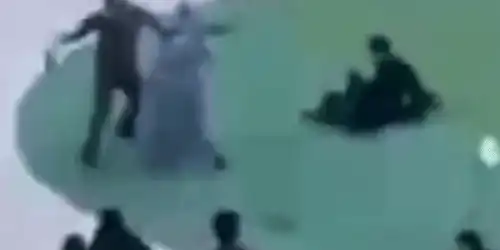 politie femei batute gif