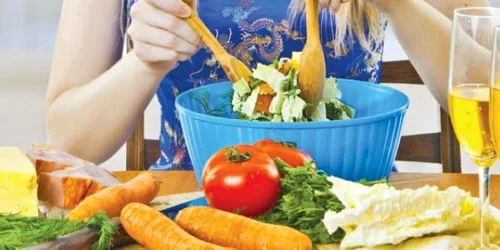 Deoarece sunt bogate în nutrienţi, salatele trebuie să se regăsească în dieta zilnică a bolnavilor de cancer