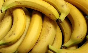 bananas 3700718 640 jpeg