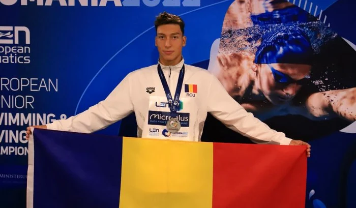 Vlad Stancu cu medalia de argint din proba de 800 m liber (FOTO: FRNPMP)