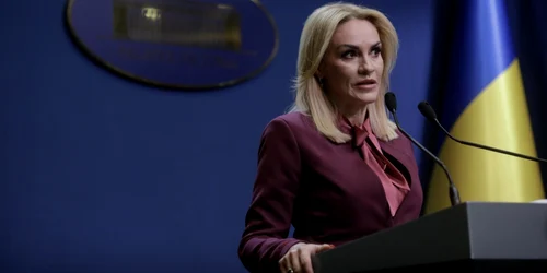 Briefing şedinţă de guvern - Gabriela Firea - 5 ian 2022 / FOTO Inquam Photos / George Călin