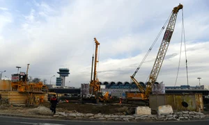 Lucrarea pentru trenul de la Otopeni este începută doar în curtea aeroportului jpeg