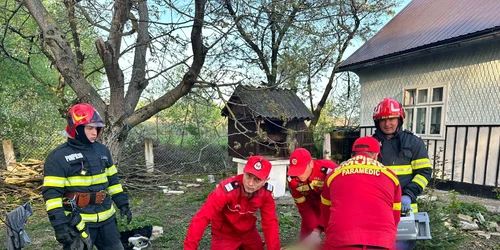 salvare barbat fantana 2 FOTO ISU Suceava jpg
