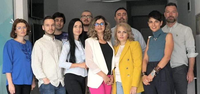 Smaranda Belciug (a doua din dreapta) împreună cu echipa PARADISE